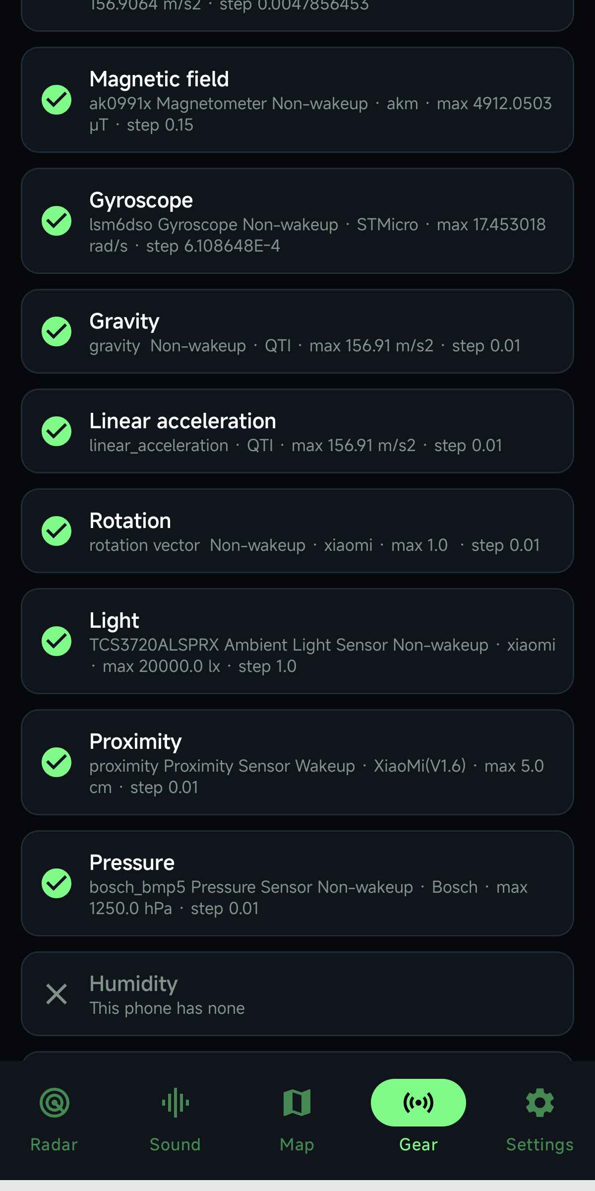 Gear screen listing the phone sensors, with magnetic field, gyroscope, light, pressure, and humidity marked present or missing.